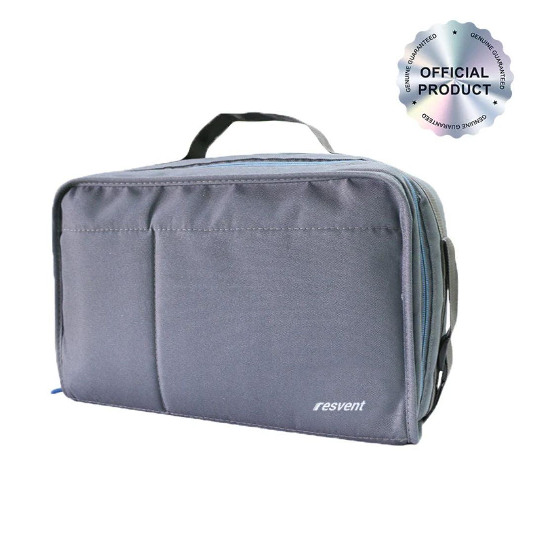 The&nbsp;Original Travel Carrying Bag for the iBreeze PAPs Device, designed by Resvent, provides portable and sturdy storage for your PAP device and accessories. Crafted from durable woven fabric, it features a convenient dual-handle design. Perfect for safeguarding your equipment during travel!